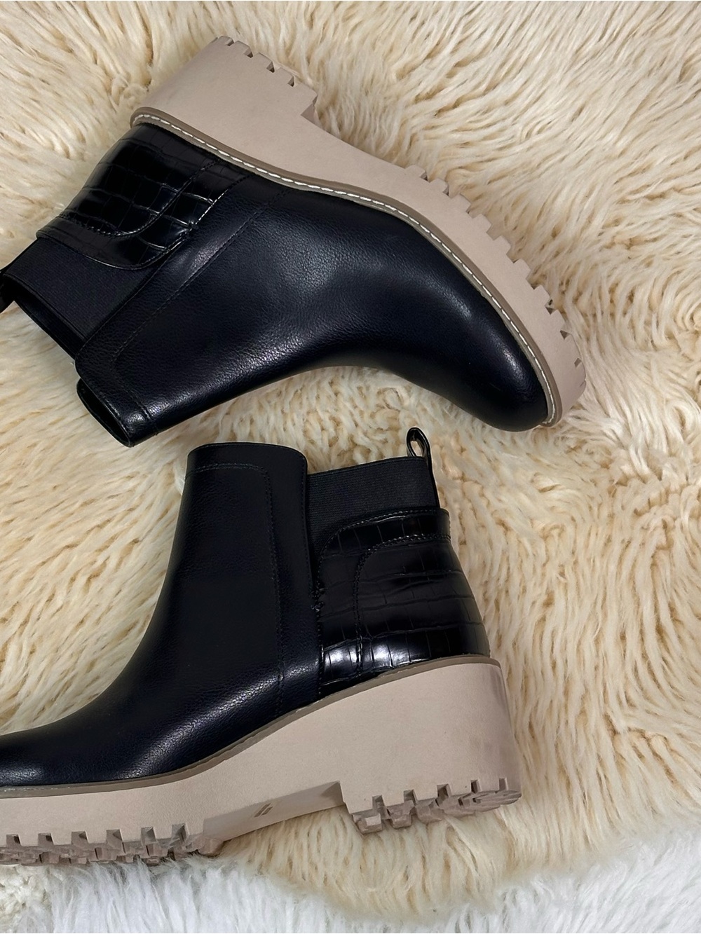 DV by Dolce Vita Black Leather Chelsea Boot with Cream Lug Sole